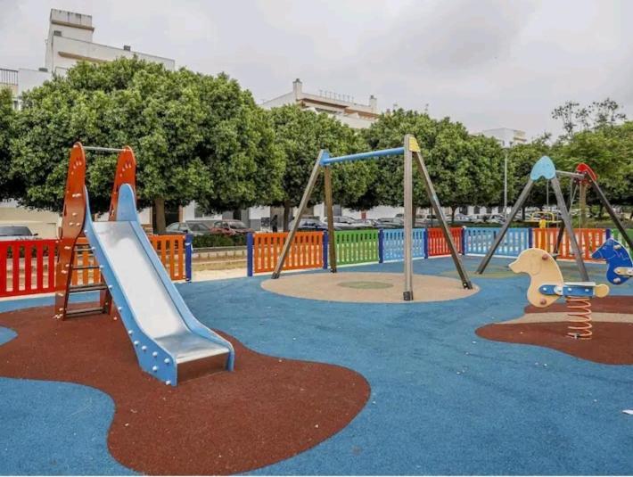 Apartamento Con Patio Y Piscina Cerca De Sevilla La Algaba Luaran gambar