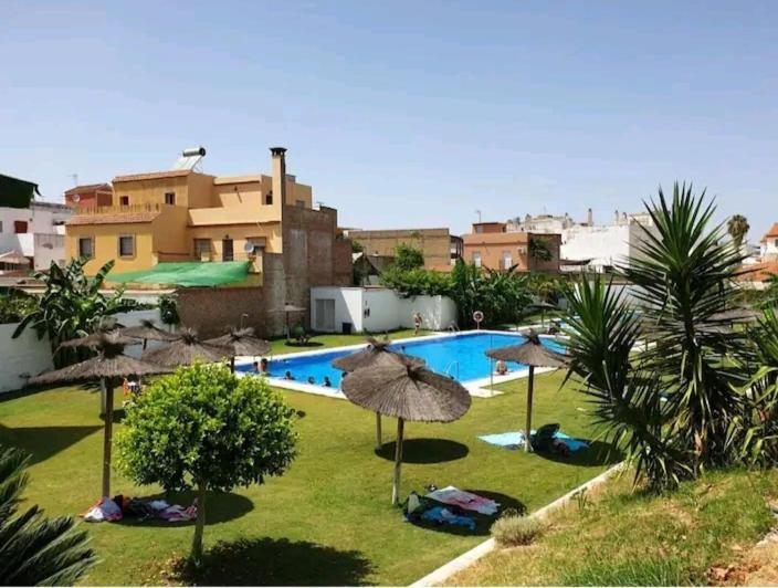 Apartamento Con Patio Y Piscina Cerca De Sevilla La Algaba Luaran gambar