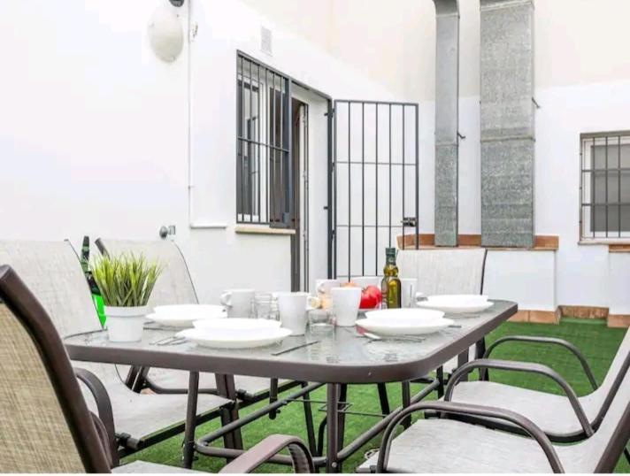 Apartamento Con Patio Y Piscina Cerca De Sevilla La Algaba Luaran gambar
